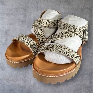 Annika Sandals Wide Width with Contoured Footbed for Support Deadstock